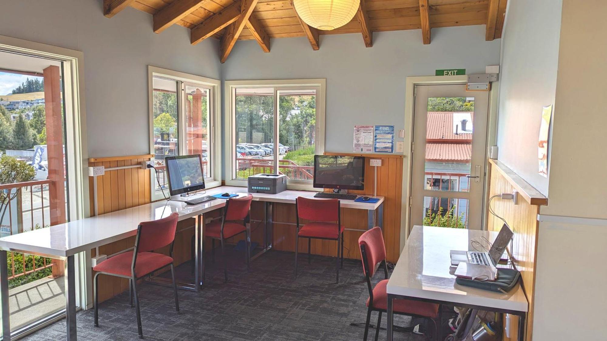 Adventure Wanaka Hostel מראה חיצוני תמונה