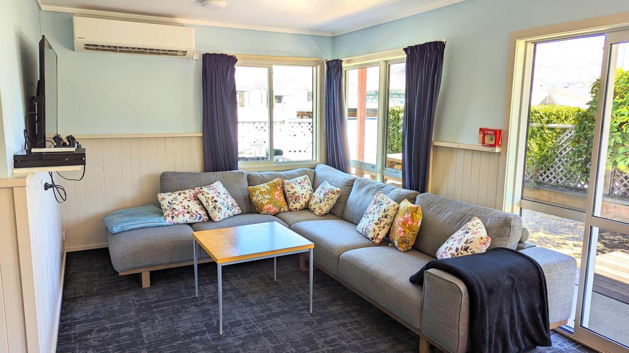 Adventure Wanaka Hostel מראה חיצוני תמונה